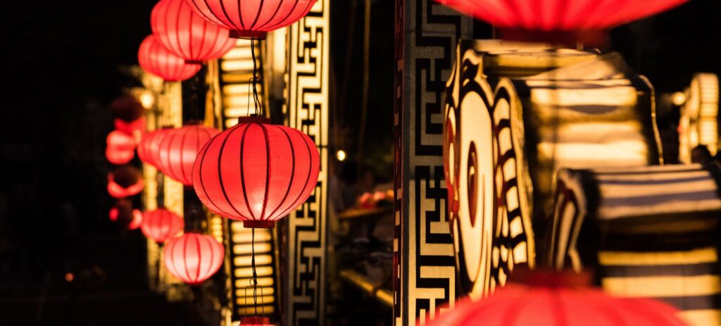 Asistir a un festival tradicional al viajar a Hoi An