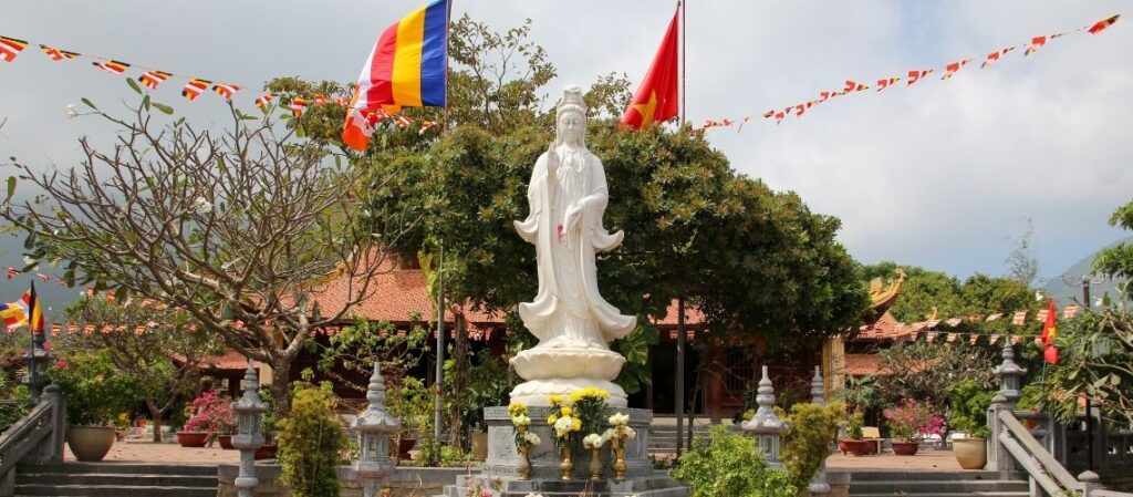 Templo Phi Yen Con Dao