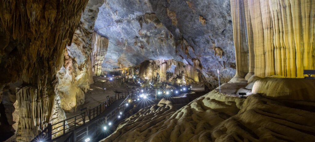 Excursión de Hoian a Phong Nha 2 Días 1 Noche