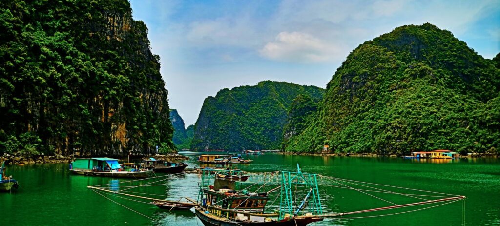 Paquete Recorrido Desde la Bahía de Bai Tu Long al Ha Giang