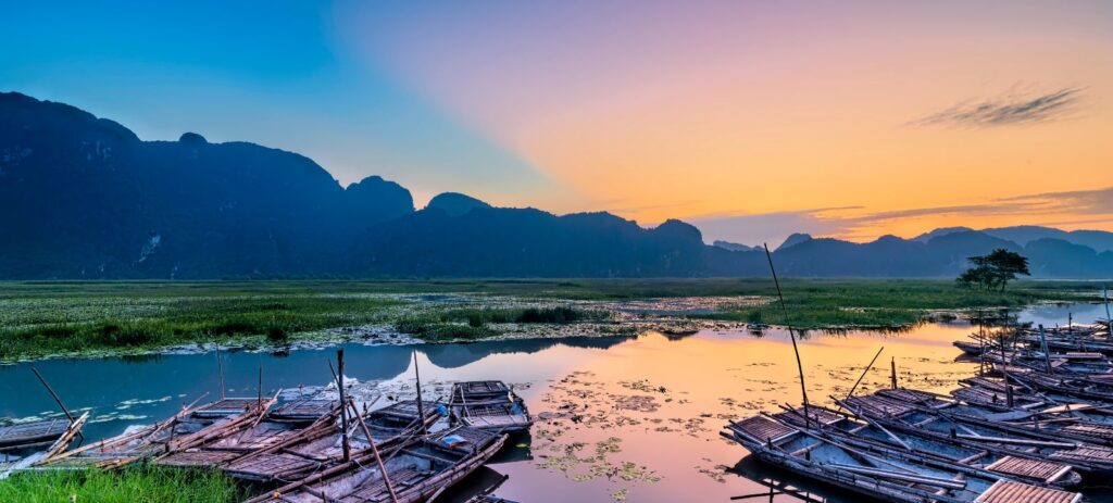 Reserva Natural de Van Long y Aguas Termales de Kenh Ga