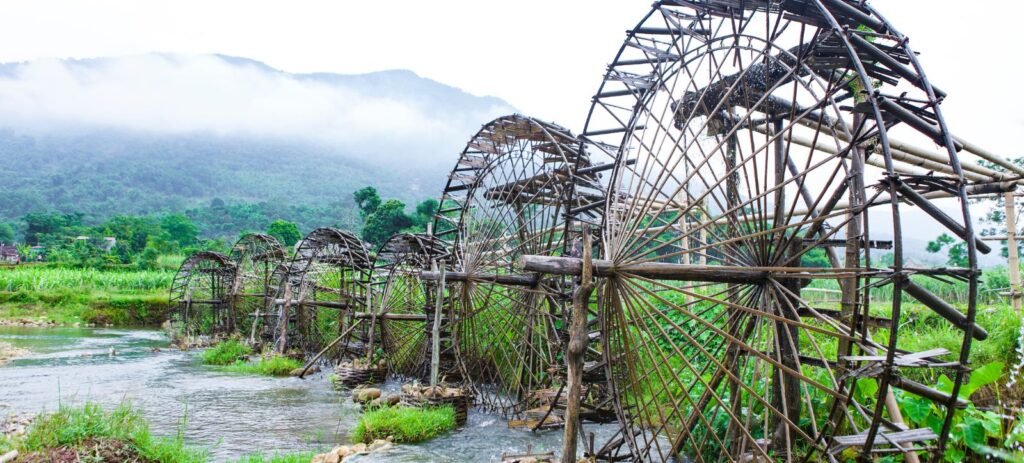 Senderismo del valle de Mai Chau al centro de la reserva de Pu Luong